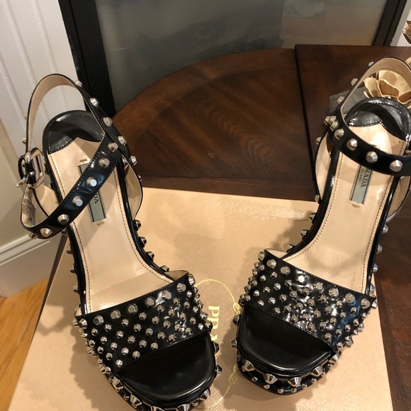 Prada Spazzolato studded Platform sandal box included box ripped. On one side - Picture 8 of 15